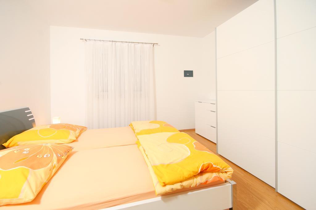 Apartmani Mane Trogir Exterior photo